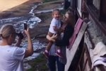 Элина Карякина: Знакомство с лошадками!
