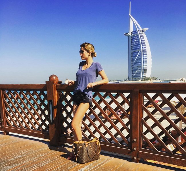 Бородина взяла маленькую дочь в трудную поездку в Дубай
