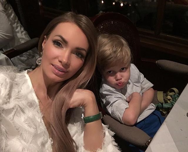 Новогодние каникулы Евгении Феофилактовой с сыном на Кипре