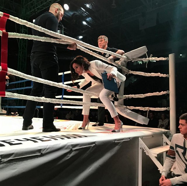 Ольга Бузова увлеклась брутальными спортсменами-бойцами