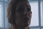 Алёна Павлова в клипе «Солнце не найти»