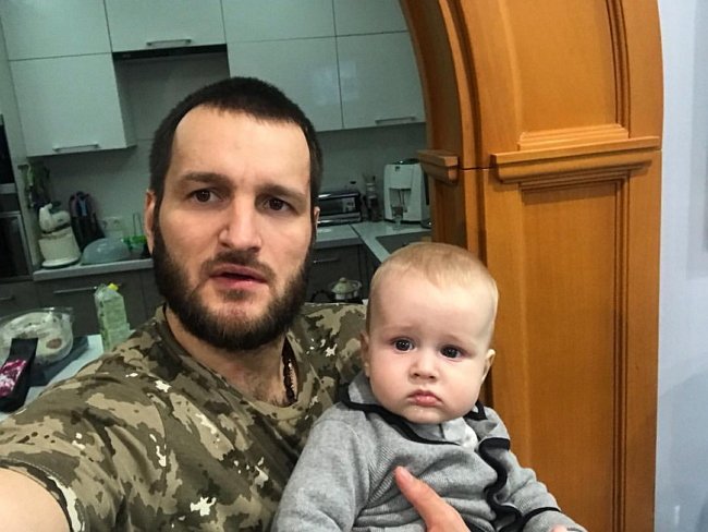 Алексей и Юлия Самсоновы перестали скрывать лицо сына
