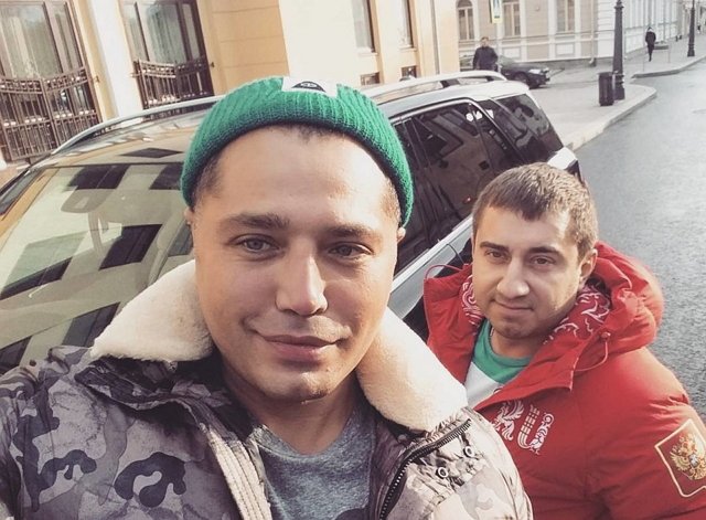 В поле зрения фанатов проекта попал экс-участник Гена Джикия