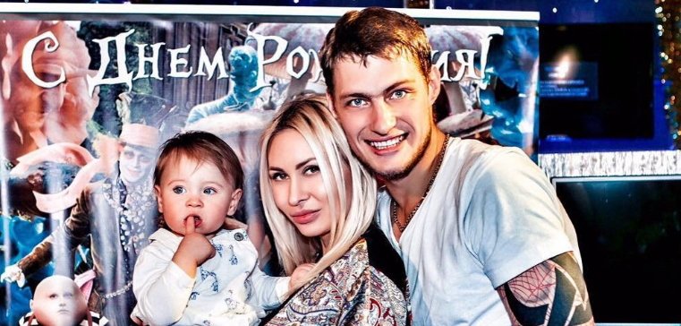 Александр Задойнов препятствует выезду дочери Саши в США