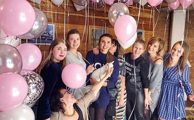 Элла Суханова после развода устроила вечеринку