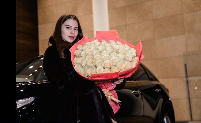 Евгений Кузин подарил своей жене шикарное авто