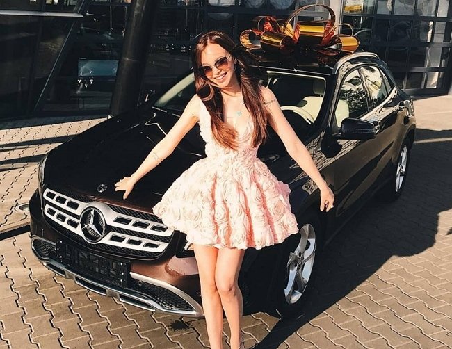 Блог редакции: Настя Лисова стала хозяйкой дорогого авто