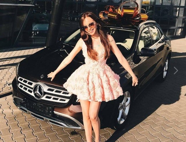 Из блога Редакции: Анастасии Лисовой подарили дорогой автомобиль