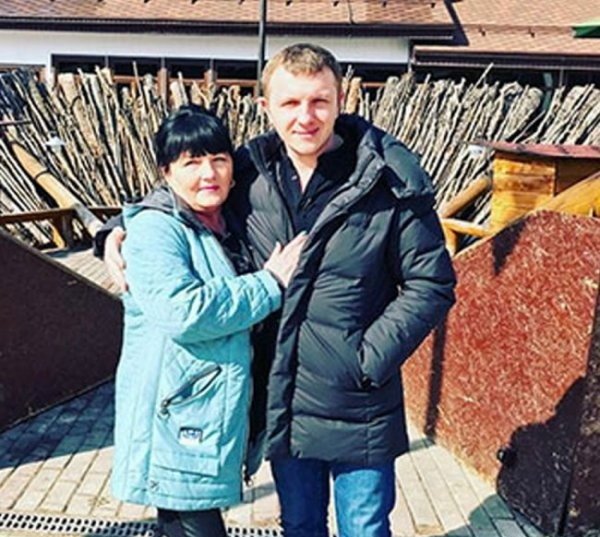 Людмила Яббарова выпрашивает жильё для Алёны Савкиной