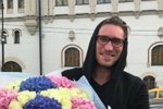 Денис Лебедев ищет повод для разговора с Ольгой Бузовой