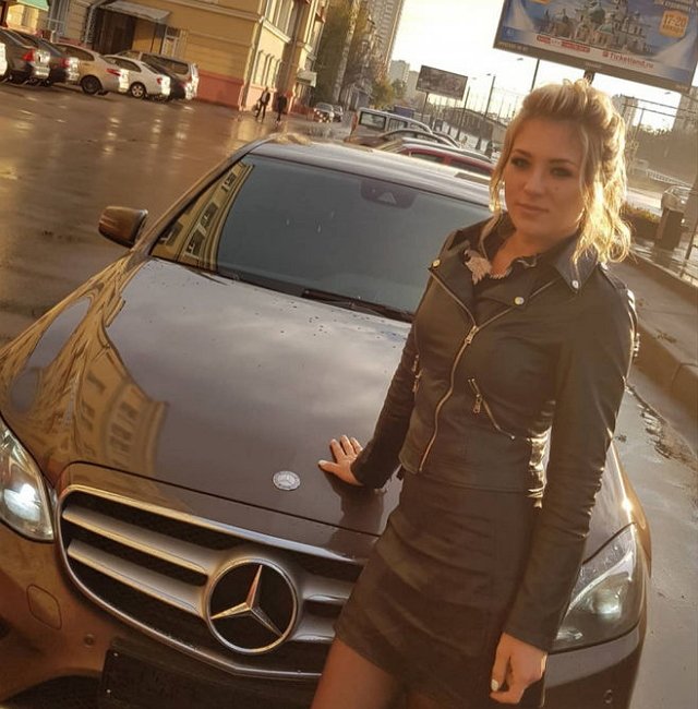 Ольга Бузова подарила поклоннице подержанную машину