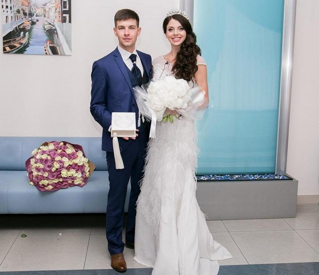 Рапунцель и Дмитренко хотят венчаться за счёт проекта