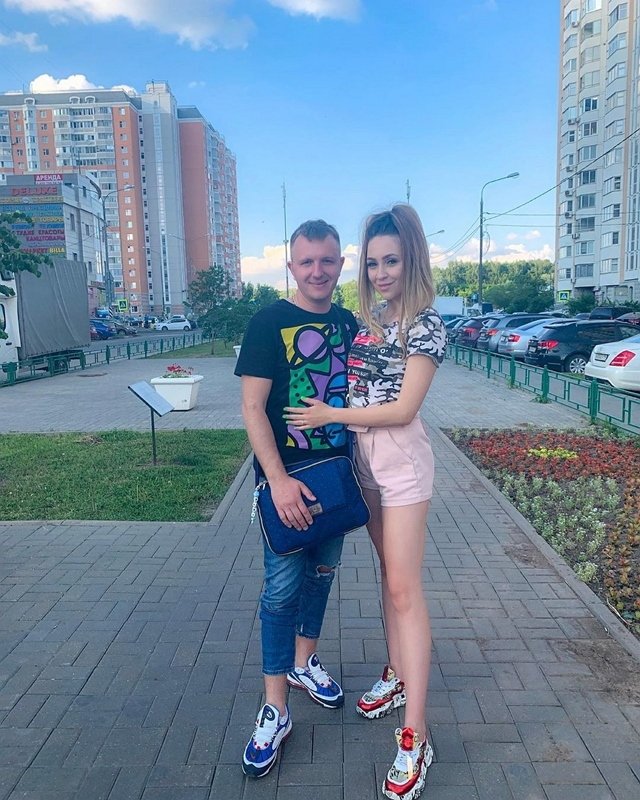 Илья Яббаров: Девушка, вас никто не знает? Илья Яббаров: Девушка, вас никто не знает?
