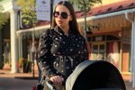 Саша Артёмова купила будущему ребёнку чёрную коляску