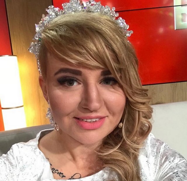 Александра Черно: Вам срочно надо к психологу!