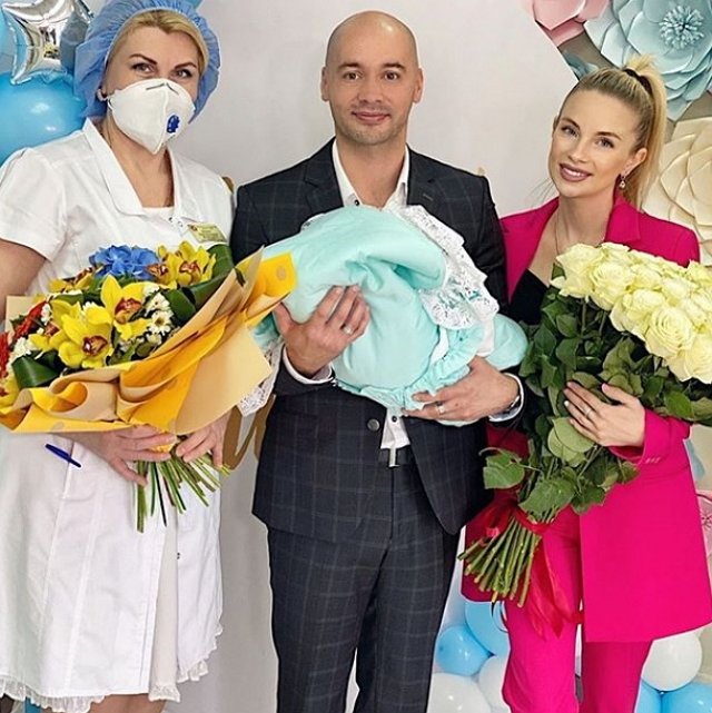 Кристина Черкасова: Папа на хозяйстве, мама отвечает за сына Кристина Черкасова: Папа на хозяйстве, мама отвечает за сына