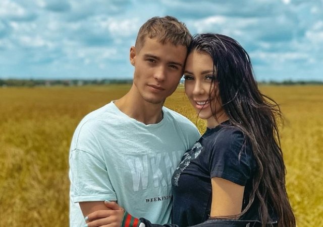 Макс Колесников организовал Алене Савкиной экстремальное свидание в небе