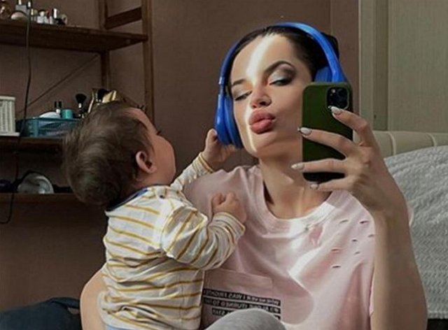 Селена Майер: Когда обратно в деревню? Селена Майер: Когда обратно в деревню?