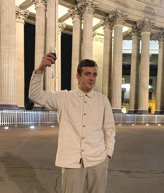 Артур Николайчук предлагает помощь в раскрутке аккаунта