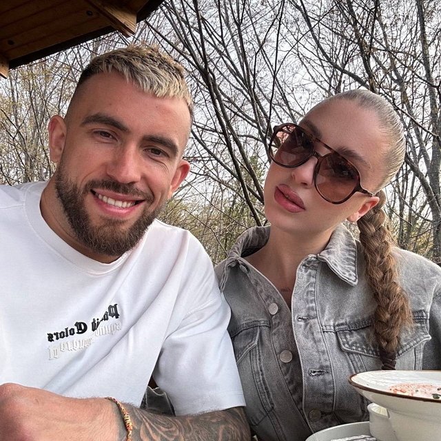 Катя Квашникова нашла способ сбежать из Сочи в Москву Катя Квашникова нашла способ сбежать из Сочи в Москву