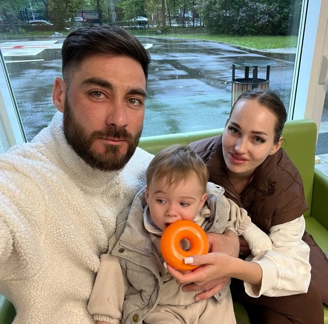 Тигран Салибеков снова обидел свою жену Викторию Тигран Салибеков снова обидел свою жену Викторию