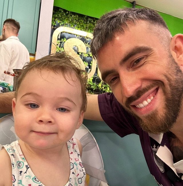 Тигран Салибеков снова обидел свою жену Викторию Тигран Салибеков снова обидел свою жену Викторию