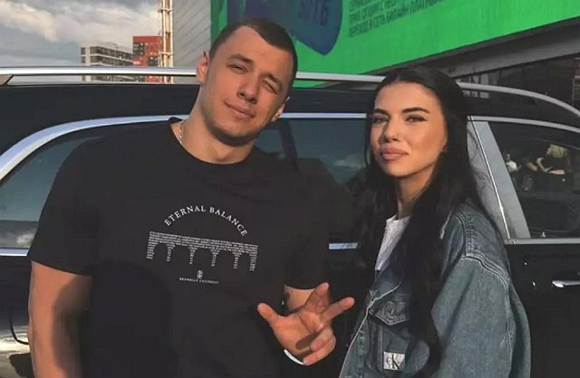 Пингвинова пользуется популярностью у экс-коллег по Дому-2 Пингвинова пользуется популярностью у экс-коллег по Дому-2