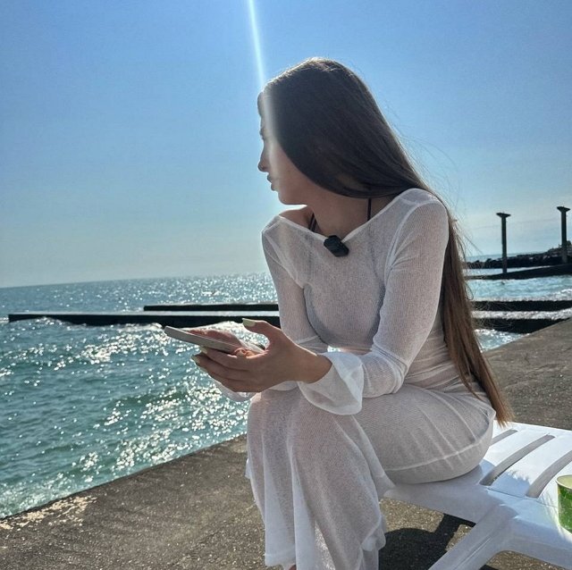 Дорожкина подставила своё плечо расстроенному Яббарову Дорожкина подставила своё плечо расстроенному Яббарову