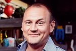 Степан Меньщиков с женой и детьми улетел на отдых в Крым