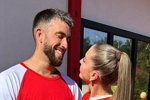 Григорьев вместе с Квашниковой улетел в Сочи на корпоратив