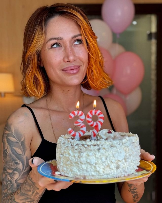 Алёна Ашмарина: Спасибо всем за поздравления! Алёна Ашмарина: Спасибо всем за поздравления!