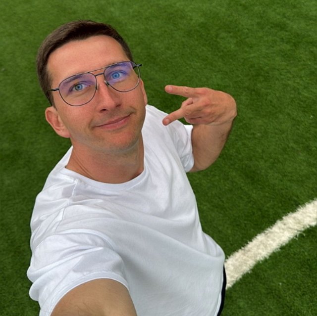 Дмитрий Луковкин нашёл способ заработать на своих фанатах Дмитрий Луковкин нашёл способ заработать на своих фанатах