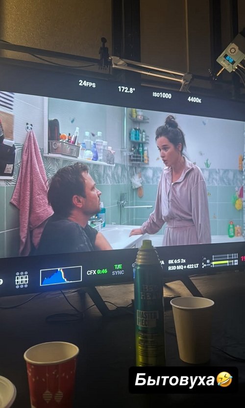 Ксения Бородина обживает свой рабочий трейлер Ксения Бородина обживает свой рабочий трейлер