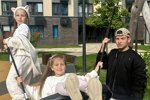 Дмитрий Дмитренко прогулялся с дочками