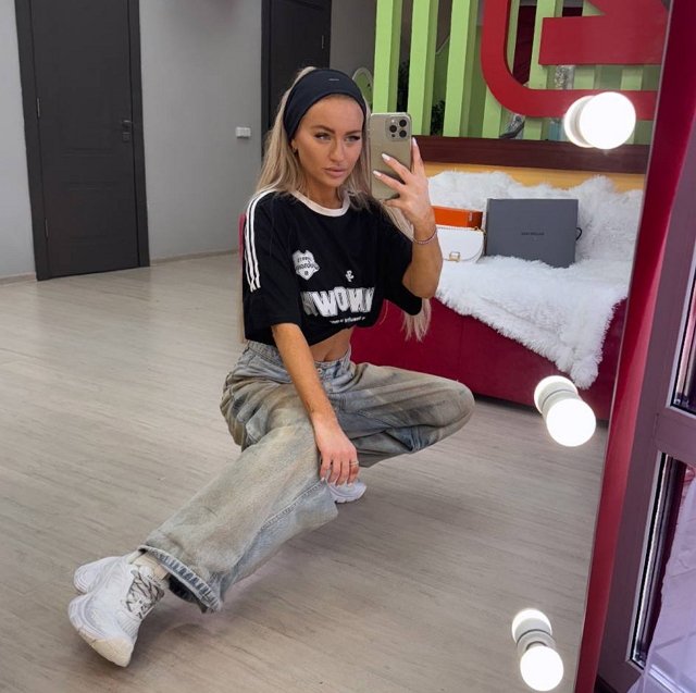 Элина Рахимова недовольна своей внешностью Элина Рахимова недовольна своей внешностью