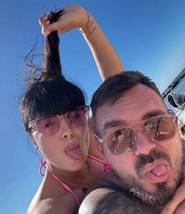 Нелли Ермолаева знает секрет семейного счастья Нелли Ермолаева знает секрет семейного счастья