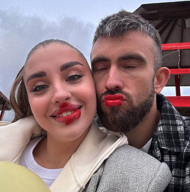 Игорь Григорьев снова начал ухаживать за Катей Квашниковой Игорь Григорьев снова начал ухаживать за Катей Квашниковой