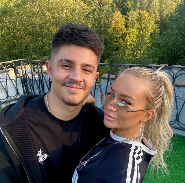 Бабушка Никиты Гуранду помирила его с Элиной Рахимовой Бабушка Никиты Гуранду помирила его с Элиной Рахимовой