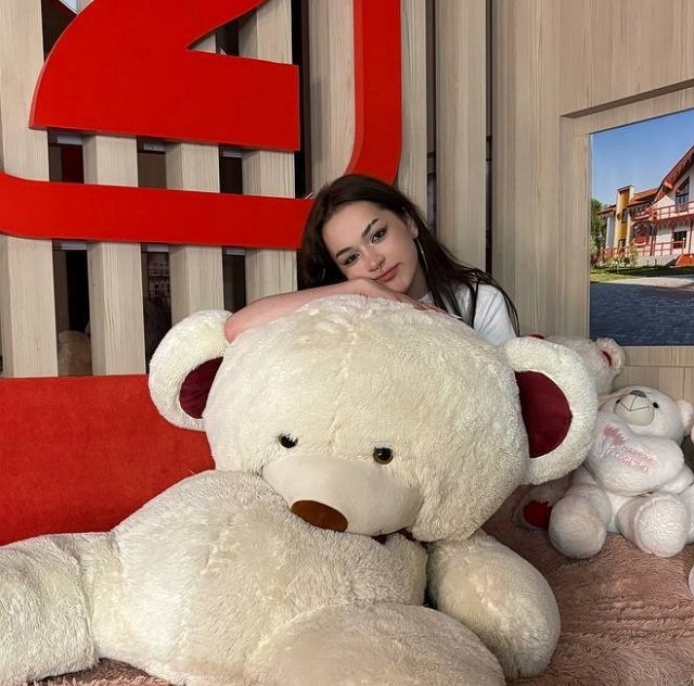 Виктории Андреевой на проекте грозит облысение? Виктории Андреевой на проекте грозит облысение?