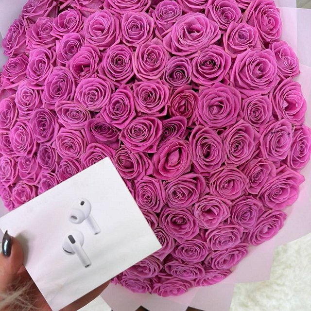 Элина Рахимова хвастается подарками на день рождение Элина Рахимова хвастается подарками на день рождение