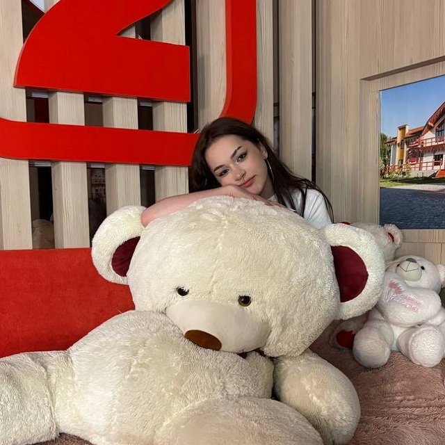 Виктория Андреева высмеивает супруга Вероники Гракович