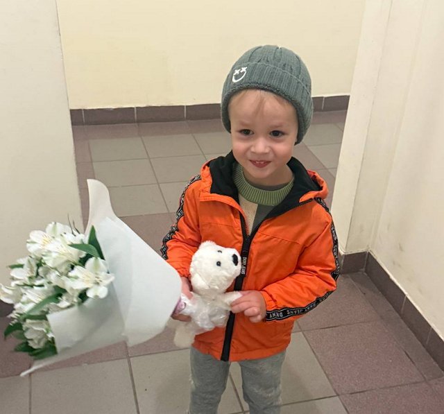 Клава Безверхова проводила бабушку и сына на отдых в санаторий