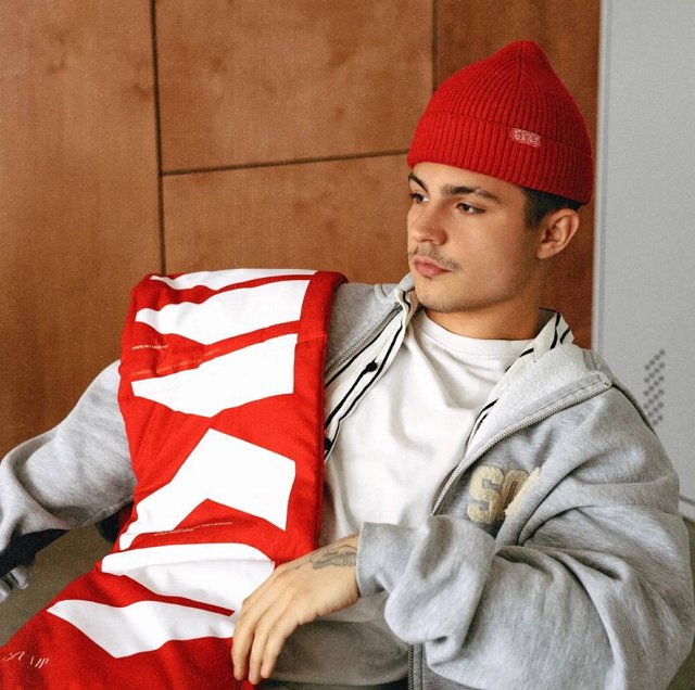 Никита Гуранда в восторге от массажа новой участницы проекта