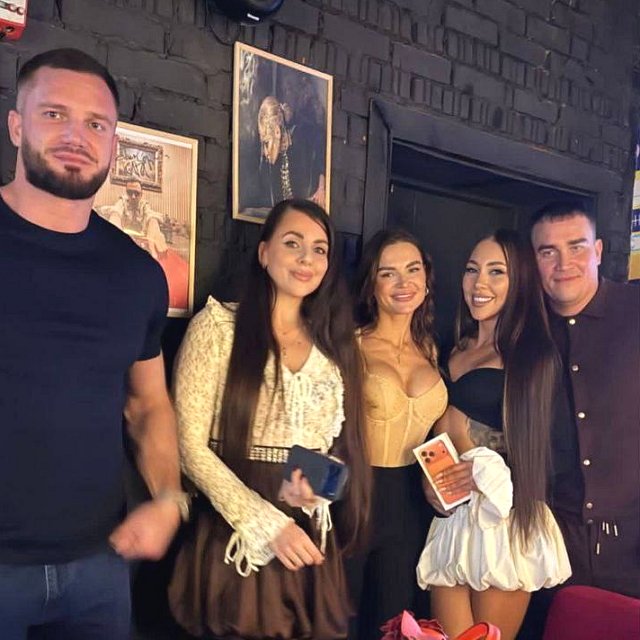 Алёна Савкина отпраздновала свой день рождения с родными Алёна Савкина отпраздновала свой день рождения с родными