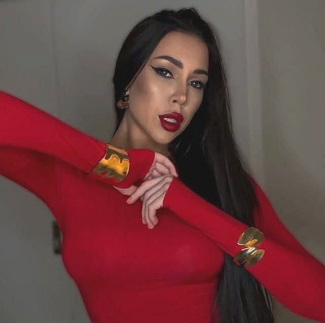 Алёна Савкина отпраздновала свой день рождения с родными Алёна Савкина отпраздновала свой день рождения с родными