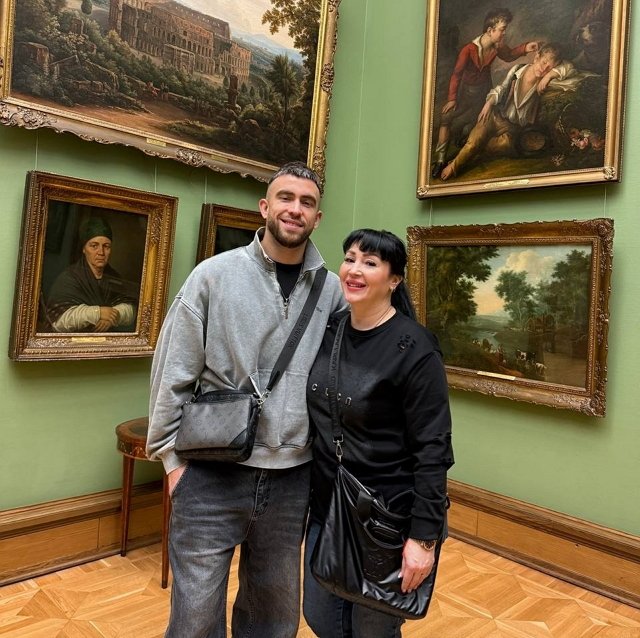 Разговоры родителей Григорьева расстроили его девушку Разговоры родителей Григорьева расстроили его девушку