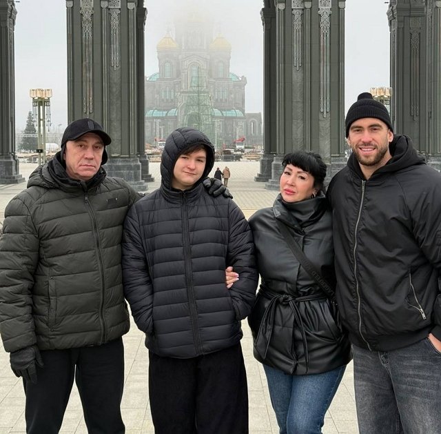 Разговоры родителей Григорьева расстроили его девушку Разговоры родителей Григорьева расстроили его девушку