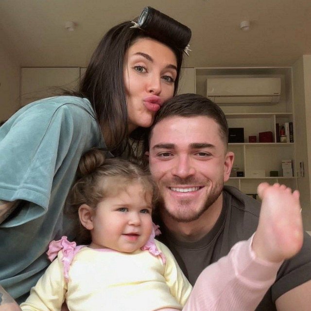 Роман Капаклы покорён дизайнерским талантом супруги Роман Капаклы покорён дизайнерским талантом супруги