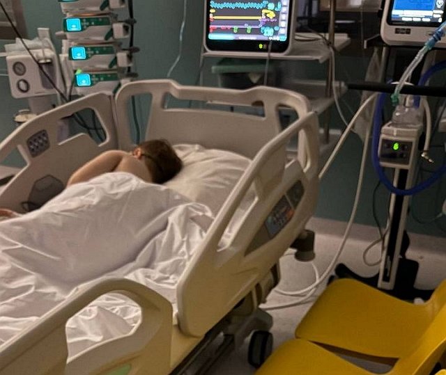 Оганесян и Черно вновь позвали на шоу «Пусть говорят» Оганесян и Черно вновь позвали на шоу «Пусть говорят»