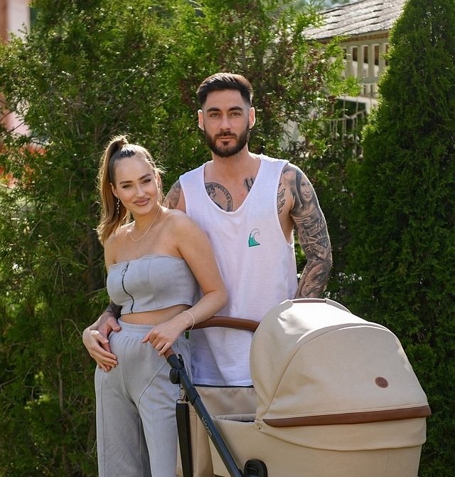 Виктория Салибекова всё ещё ревнует мужа к Юлии Белой